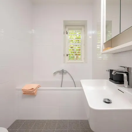 Apartment Beachfront Antonio Miro Trogir