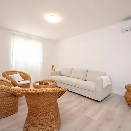 Apartment Beachfront Antonio Miro Trogir