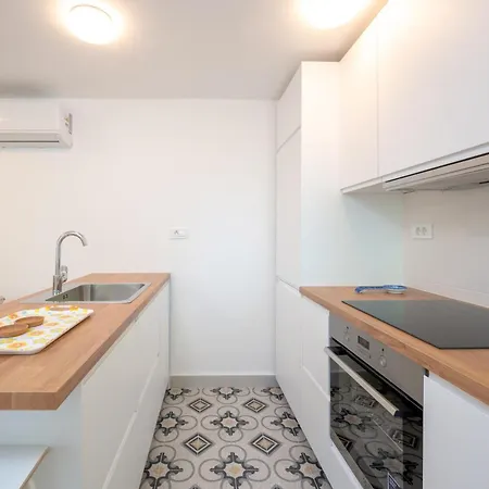 Apartment Beachfront Antonio Miro Trogir