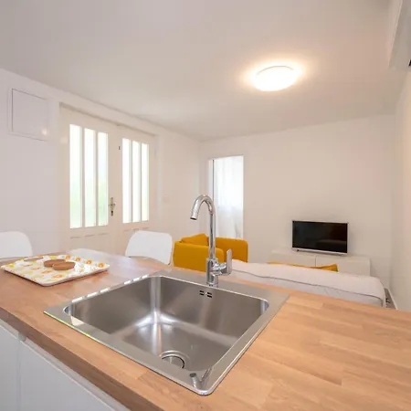 Apartment Beachfront Antonio Miro