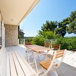 Beachfront Antonio Miro Apartman